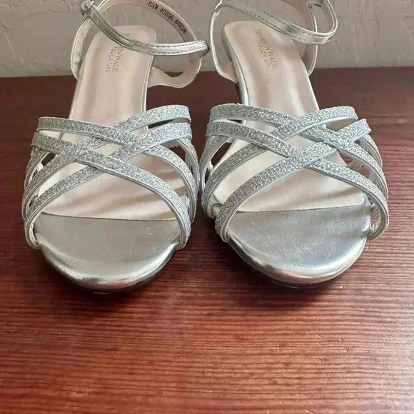 Benjamin Walks Touch Ups Women's Amara Heeled Sandal Silver Size 6.5 New - Picture 4 of 11